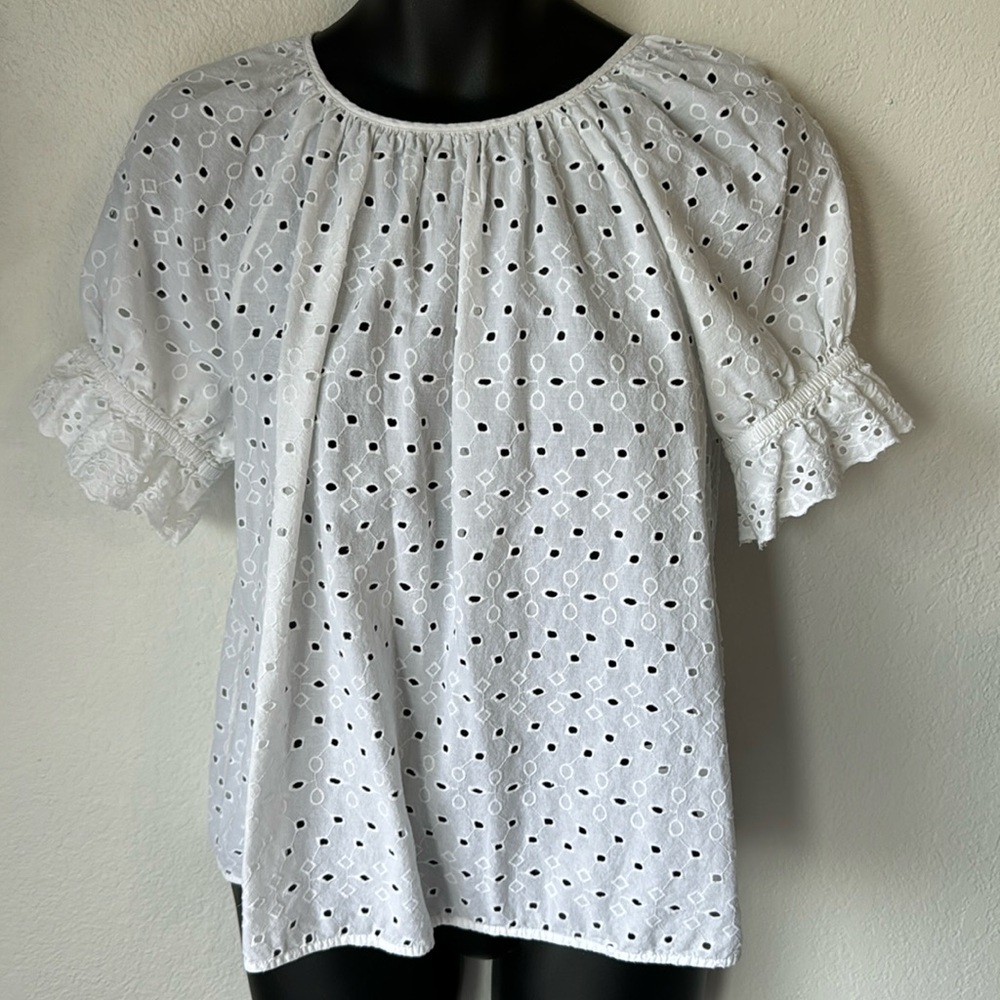 Universal‎ Thread Eyelet Top